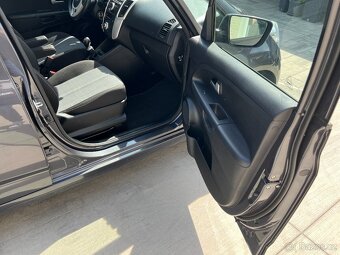 KIA VENGA 1,4i 66KW 1.MAJITEL 48000KM TEMPOMAT PARK.SENZORY - 16