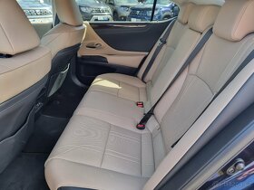 Lexus ES 300 h 2.5 160KW/DPH/360Kam/Kůže/Navi - 16