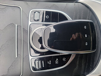 MERCEDES C220D / 131000 KM STAV NOVÉHO VOZU - 16