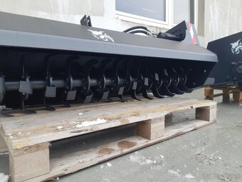 Pasovy nakladac Takeuchi TL230 s klimou, SPZ, High Flow. - 16