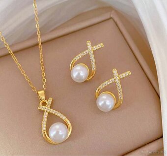 Elegantní dámské soupravy - 16