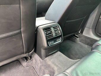 VW Passat Variant R-Line 2.0 TDI Highline - 16