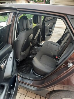 Hyundai ix35, 1.7 CDRi, tažné + zimní pneu - 16