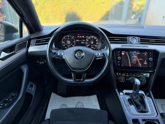 VW Passat B8 2.0TDi/DSG/Highline/Virtual/Alcantra/Pano/Tažný - 16