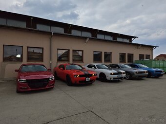 Dodge Challenger - 16