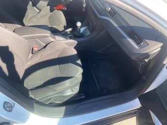 Citroen C5 X7 2.0HDI - RHR - 16