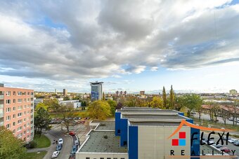 Pronájem zařízeného bytu 1+kk s lodžií, os.vl., 31,75 m2, Mo - 16