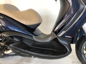 Piaggio Beverly 400 - 16