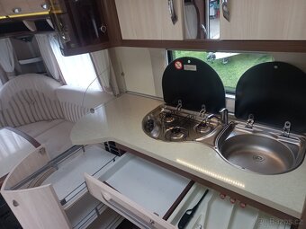 Prodám karavan hobby 560 UL . EL POJEZD,  ODDĚLENÉ POSTELE - 16