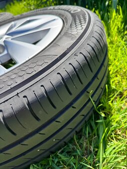 Stříbrná litá kola + letní pneu 185/65 R15 88H - 16