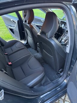 Volvo S60 2.0 D3 Drive-E KINETIC 2016 Automat Navi - 16