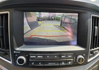 Hyundai H 1 2.5-8 míst-AUTOMAT-KAMERA - 16