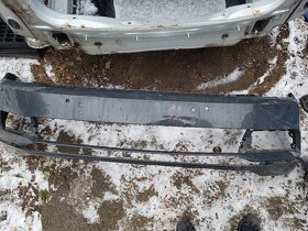 VW Passat B8 , kapota lampy blatníky  výztuha pravé světlo - 16