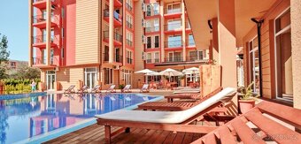BULHARSKO Zařízené studio 1+kk s balkonem, jen 400m od pláže - 16