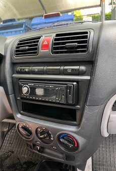 Prodám Kia Picanto 1.0, 45 kW, benzín, r.v. 2006 – po servis - 16