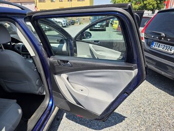 Volkswagen Passat 2.0 TDI DSG Automat Střešní okno - 16