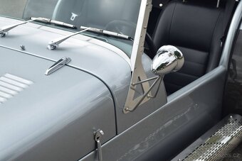 VM 77 (Caterham) 2000 - 16