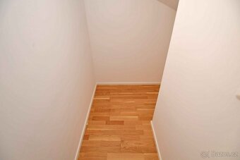 Pronájem rodinného domu 190 m², pozemek 285 m² Hillebrantova - 16