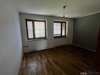 Rodinný dům s možností komerčního využití - 16