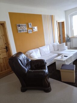 Větší dům k bydlení i podnikání - 16