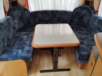 HOBBY 495 UFe č.703. Pro 4. Fr. postel. Sprcha. Rok 2007. - 16