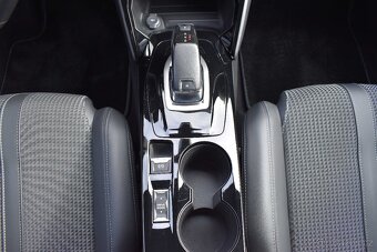 Peugeot 2008 1.5 BlueHDi GT AUTOMAT DPH ČR 1.MAJITEL - 16