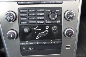 Volvo XC60 2.4D5 120kW AWD Automat+Navi+Kamera+Tažné - 16