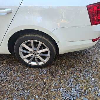 Škoda Octavia combi 2.0 TDI 110kw - 16