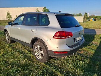 VW Touareg 3.0 TDI Klima Alu Tažné Model Model 2011.-- - 16