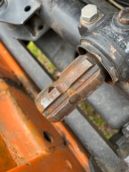 MERCEDES BENZ UNIMOG + SYPAČ A RADLICE , R.V.2000 - 16