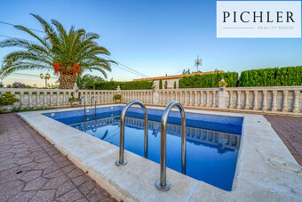 Prodej vily 242 m², pozemek 1650 m² - 16