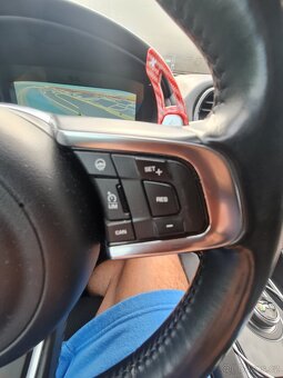 Prodám  Jaguar F-Pace 2.0D 132kw - 16