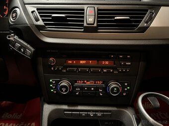 BMW X1 2.0 d X-Drive 4x4 PDC, POUZE 103t.km PERFEKTNÍ STAV - 16