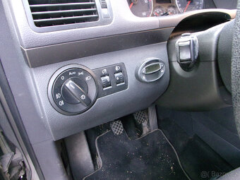 Volkswagen Touran 1.9 TDI,Confortline,Webasto,2.majitel - 16