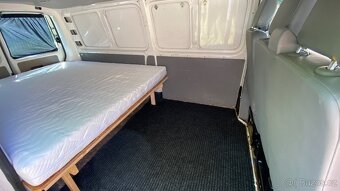 VW Transporter T5, 2.5TDI, 96 kW, spací vestavba - 16