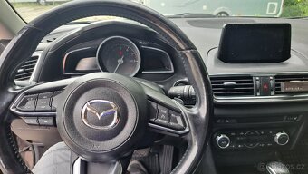 Mazda 3 Revolution 2017 - 16