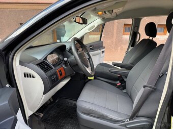 Chrysler Grand Voyager 2,8 CRD - 16
