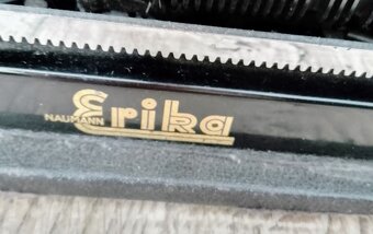 STAROŽITNÝ KUFŘÍKOVÝ PSACÍ STROJ ERIKA 6 A.-G. Vorm. Seidel - 16