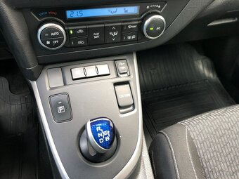 Toyota Auris 1.8 Hybrid Kombi Sports Webasto Panorama Hezká - 16