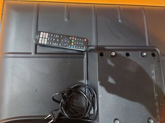 Tv Hisense Smart 40A5620F - 16