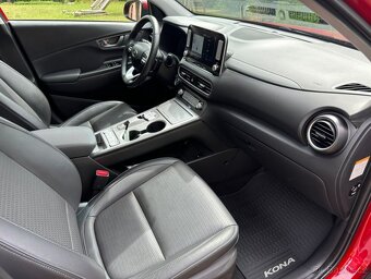 Prodávám Hyundai Kona 150kw 64 kWh Premium - 16