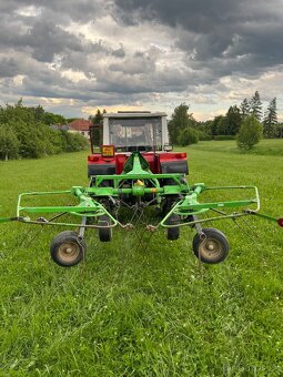 Obraceč sena Deutz Fahr KH400 -rozsah 4 metry- - 16