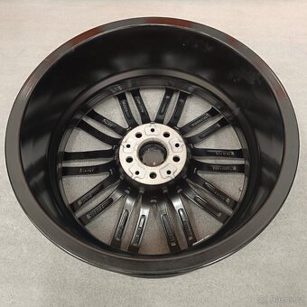 Alu kola BMW 5 (G30, G31) 8Jx19'', 5x112, ET30 - 16