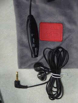Minidisc Aiwa AM-F5, nabíječka, AA adapter, manual, MD disky - 16
