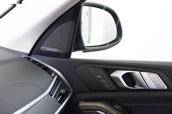 BMW X7, 40D,SOFTCLOSE,PANO,HUD,ČR,DPH - 16