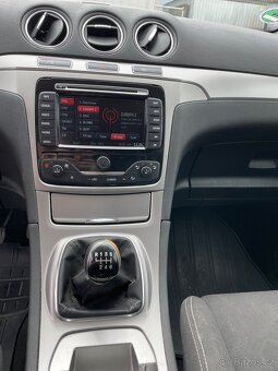Ford S-Max - 16