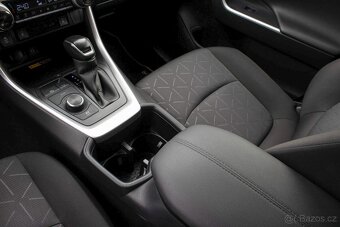 Toyota RAV4 2.5 e-CVT HEV odp.dph /AJ NA SPLÁTKY/ - 16