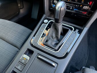 VW  Passat B8 Variant 2.0 TDI 110kW DSG - záruka Autodraft - 16