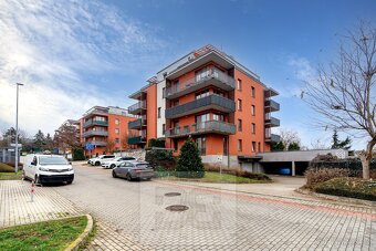 Prodej bytu 2+kk 55 m², balkón/GS, Praha - Zbraslav - 16