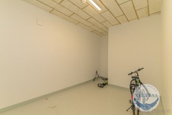 Pronájem bytu 2+kk/B + GS, 53,2 m², u stanice metra Opatov - 16